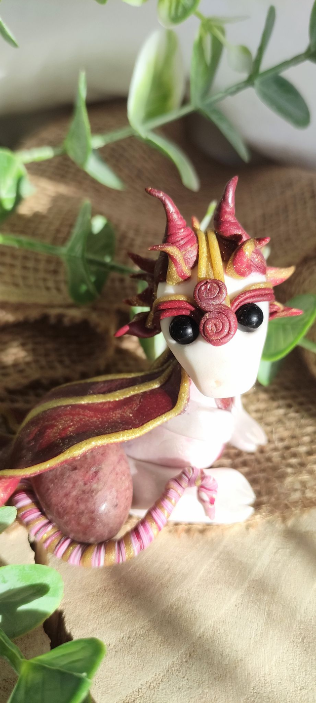 🐉 Dragonne du Cœur — Rhodonite &amp; Feu d’Amour