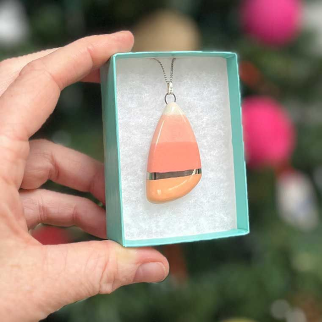 Coral gradient, drop-stone necklace with precious metal detail