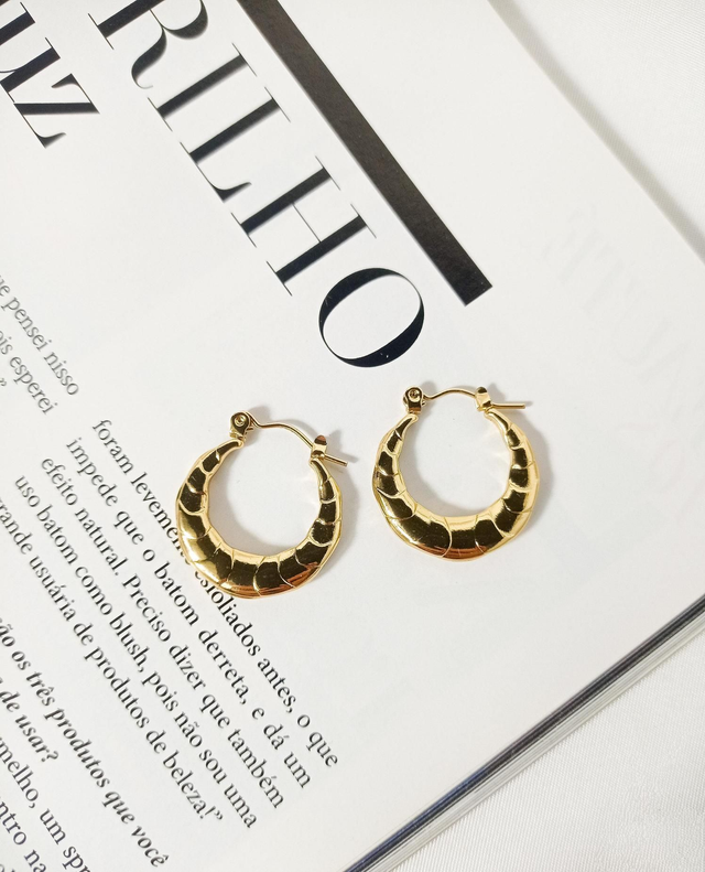 Mini argola dourada em aço inoxidável 