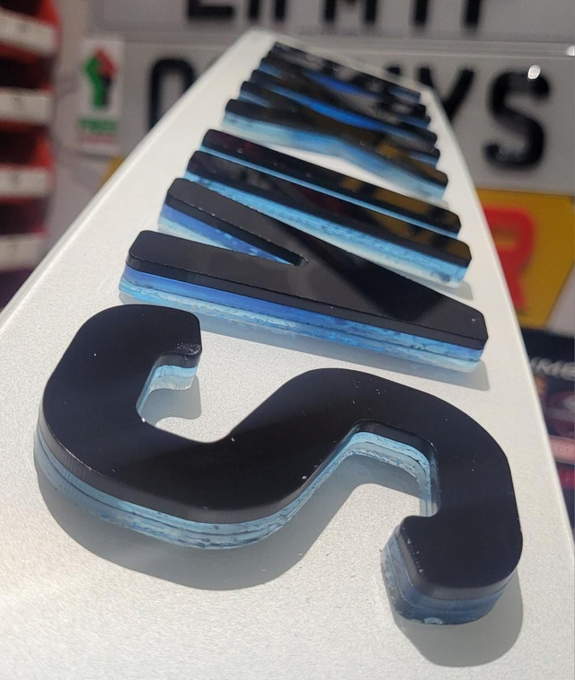 9mm Neon Blue &amp; Black 4D Laser Cut