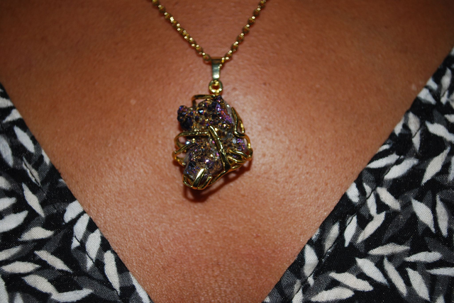 Collier en opale noble noire