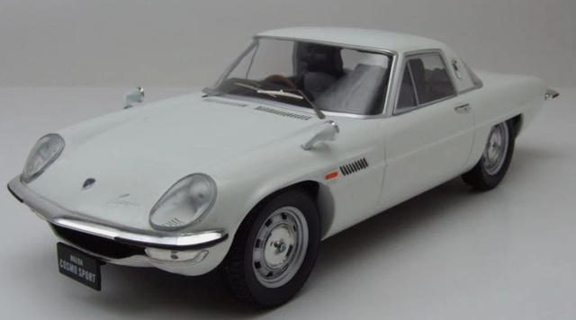 Mazda Cosmos Sport Triple 9 1:18 