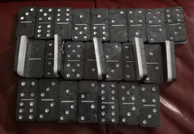 Dominos