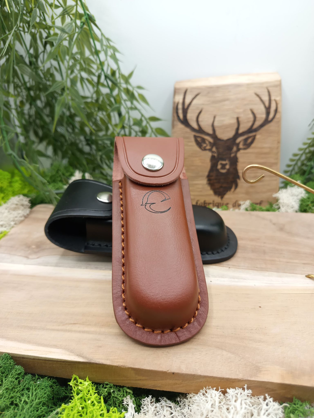 Étui en cuir – Noir ou marron, taille normale ou large | La Fabrique du Cerf