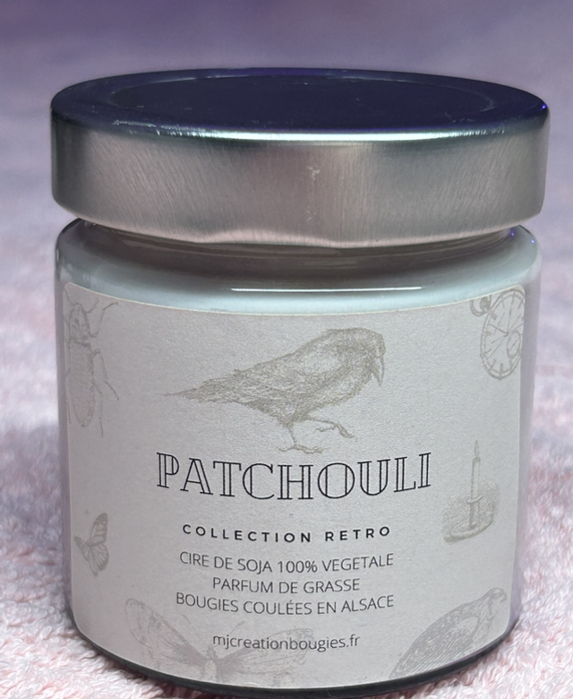 Bougie coulée avec couvercle - Patchouli