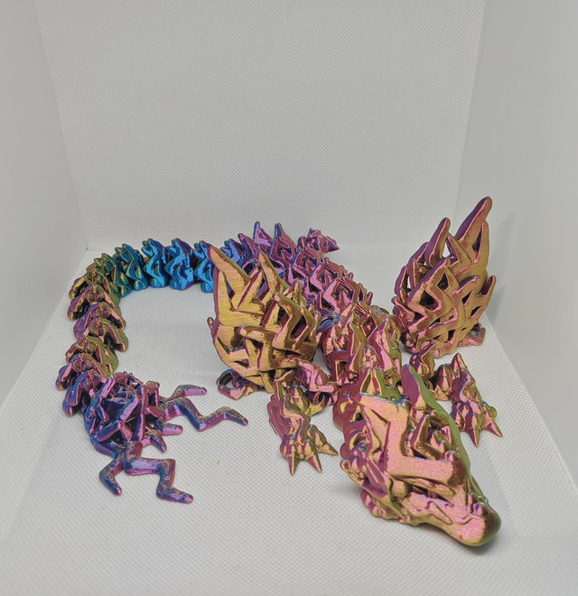 Dragon orage avec des ailes