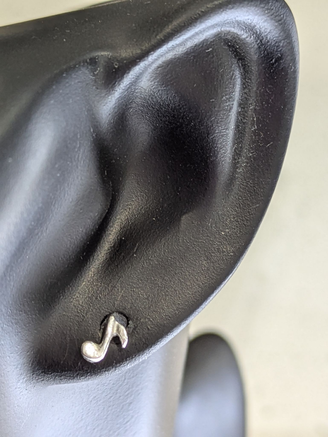 Medium Music Note Earrings