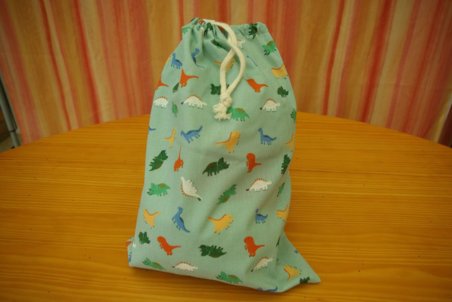 910.02-Sac à doudou "dinosaures" L22 x H31