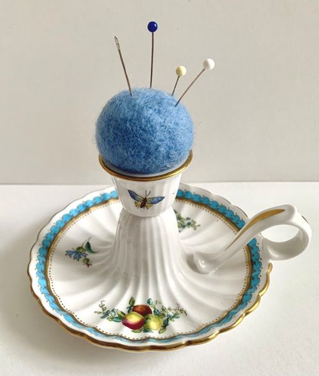 Ceramic Spode Trapnell Sprays Fine Bone China Pincushion, Needle Keeper, with Tray