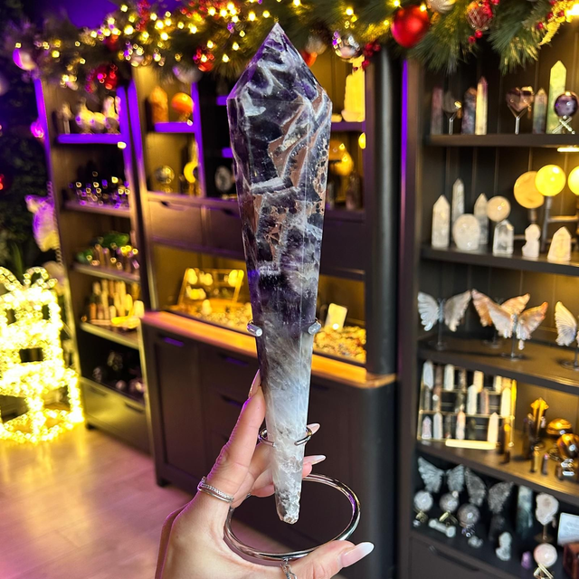 Amethyst Wand on Stand R42A4