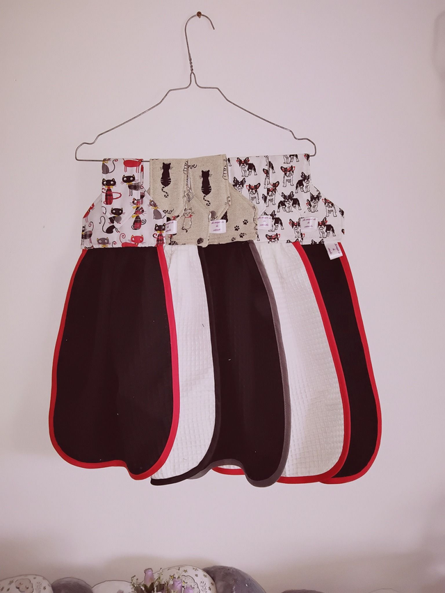 Essuie mains nid d&#039;abeille . Cadeaux  maitres ou maitresses ,fête des mères.