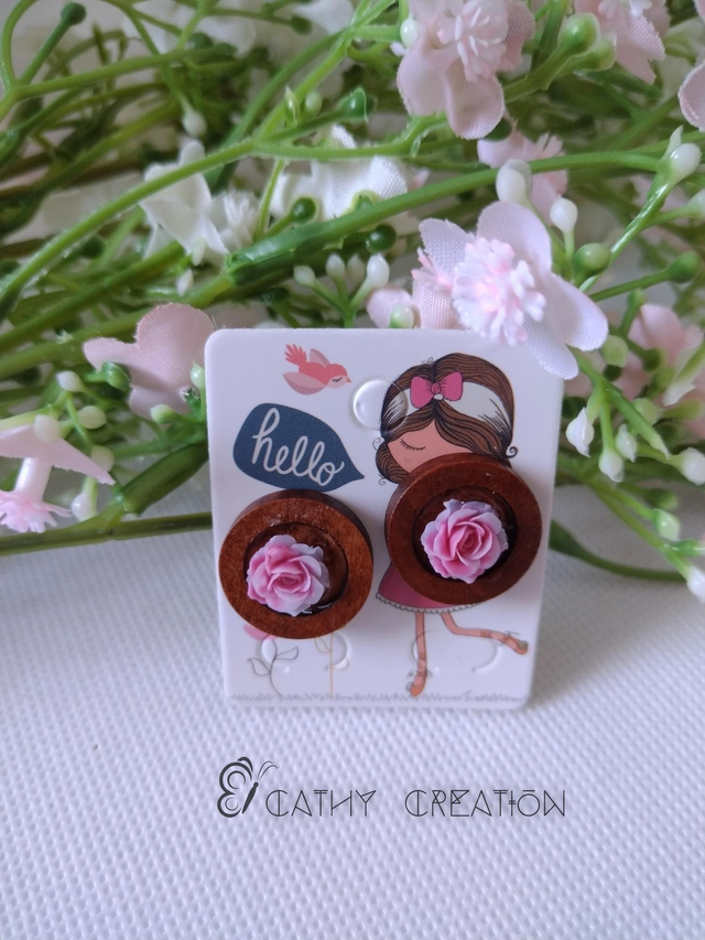 Clous d'oreilles bois 