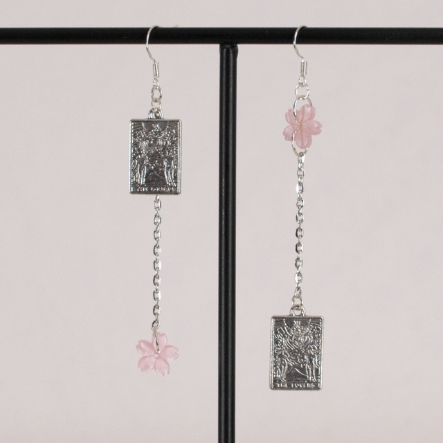 Iris - Boucles d&#039;oreilles argentées