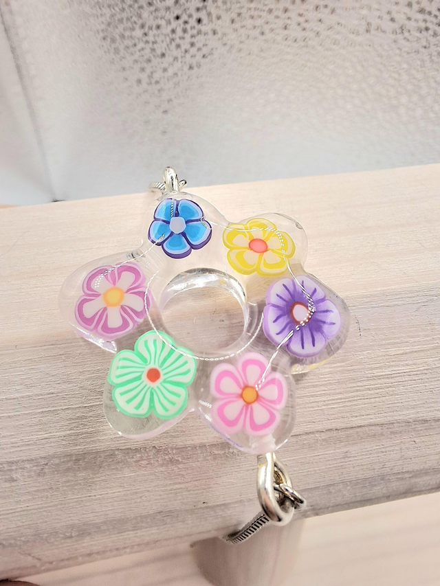 Bright flower bracelet