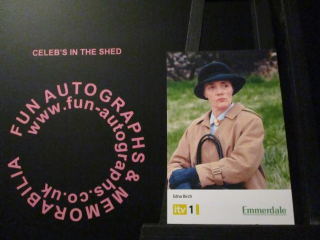 Shirley Stelfox (Edna Birch) Original Emmerdale Yellow &amp; White Itv1 Logo Cast Card