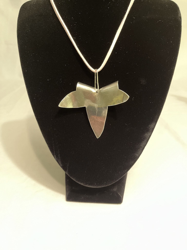 Sterling Silver Ivy Leaf Pendant