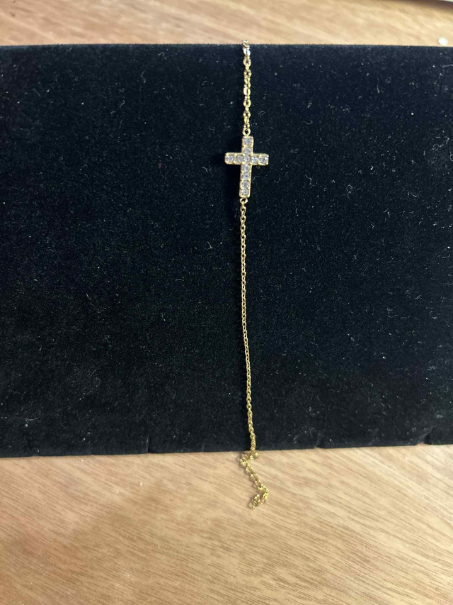 Cross Bracelet Gold