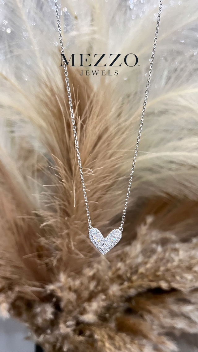 Γυναικείο Κολιέ ~Sparkle Heart~ Σε Ασημί Χρώμα