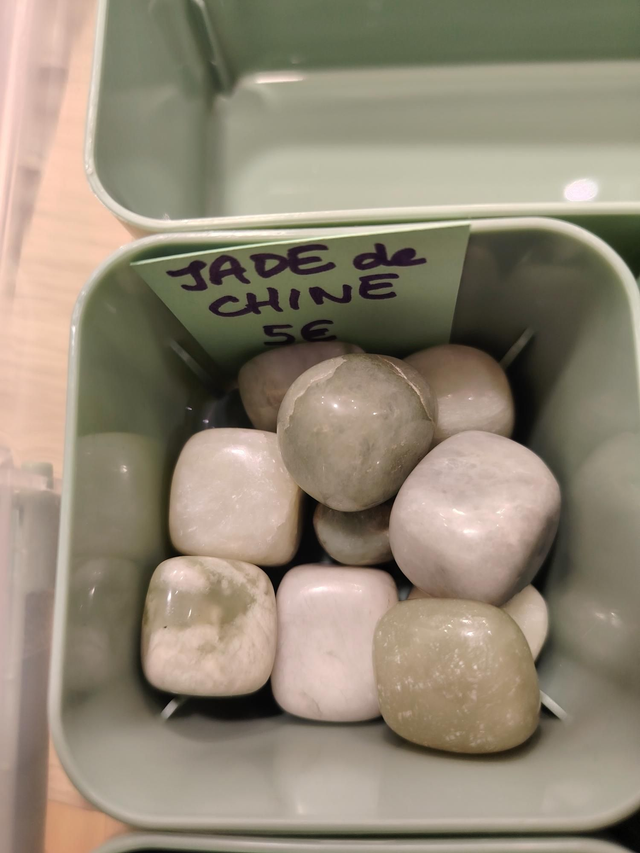 JADE DE CHINE pierre roulée 