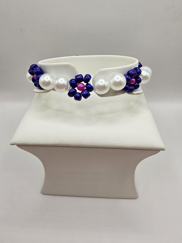 Beaded Flower Bracelet.