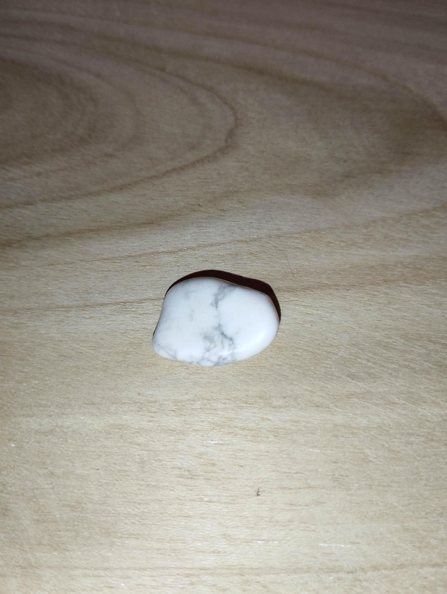 Howlite pierre roulée 