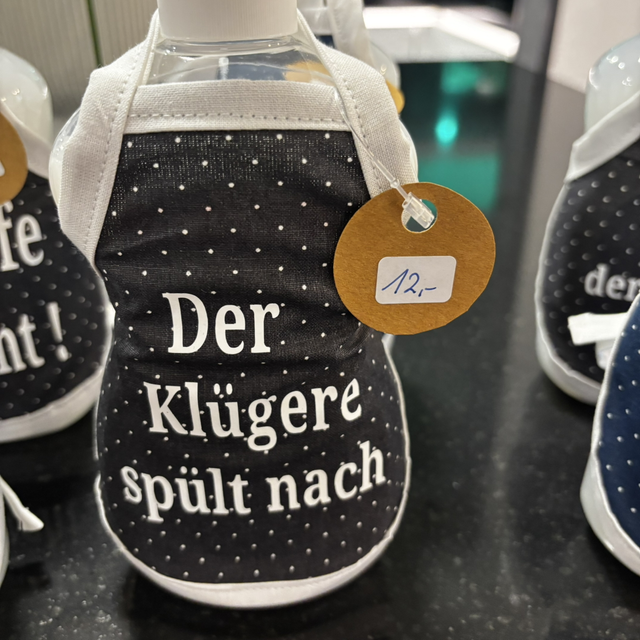 Spüliflaschenschürze ,,Der Klügere spült nach... incl. Spülmittel