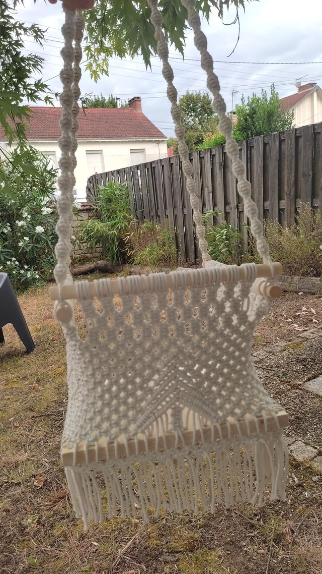 Balançoire bébé en macramé