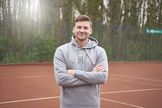 Hoodie Herren Logo Brust zentral klein