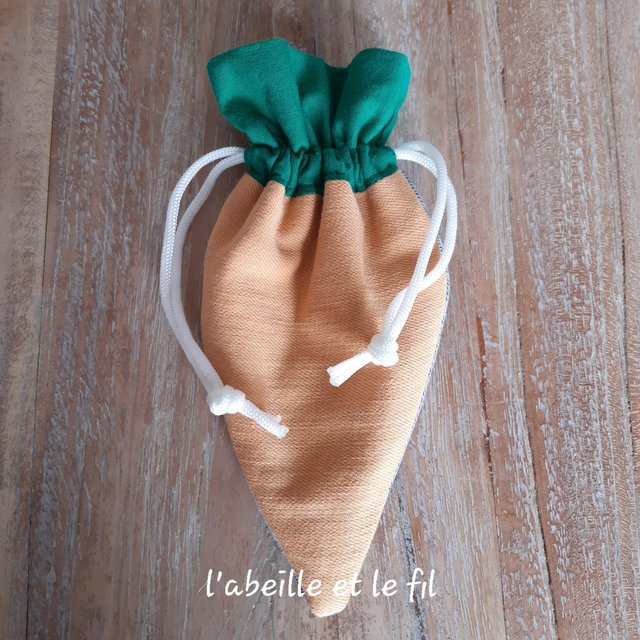Pochette Carotte 🥕 Fanes Vertes