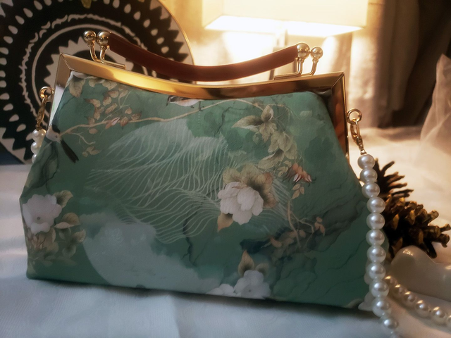 Spring Imprint - Golden Handle Bag - Light Green