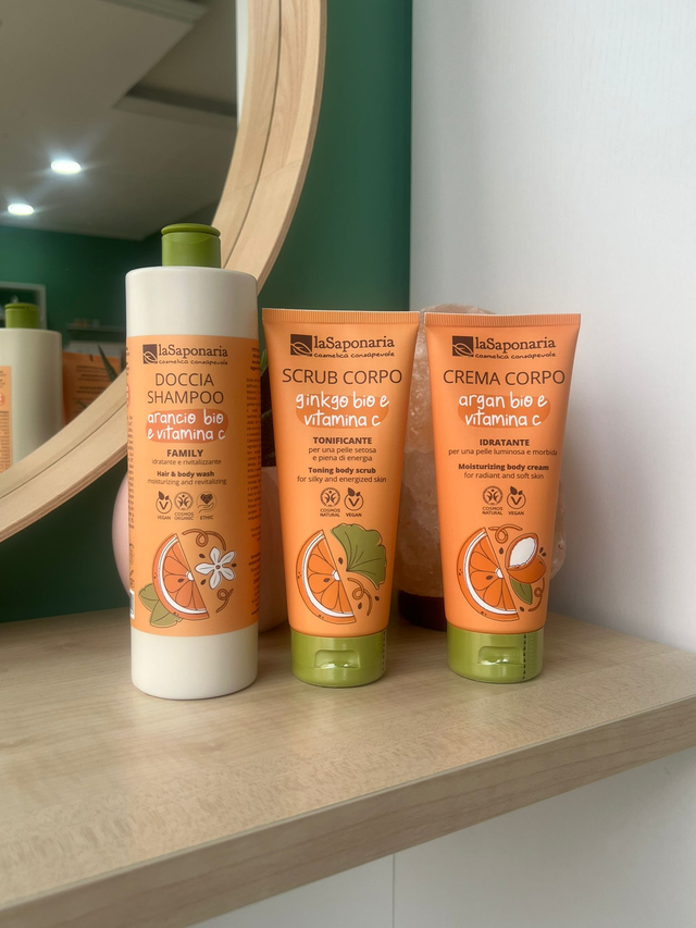 Kit corpo family - Docciashampoo + Crema corpo idratante + Scrub corpo tonificante di La Saponaria