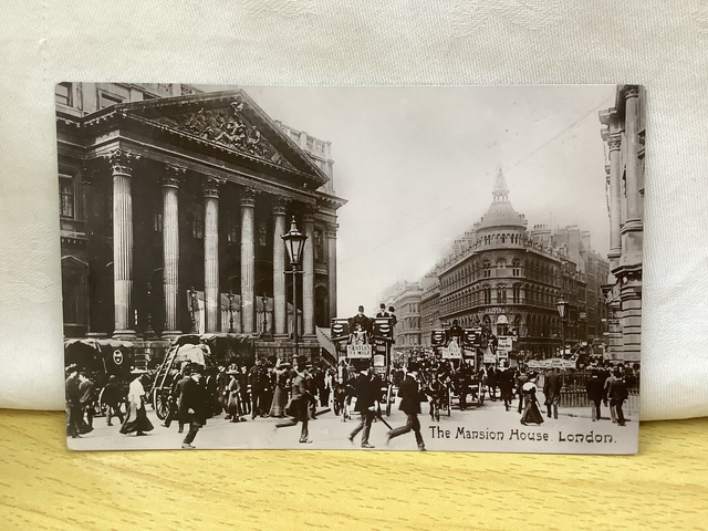 The Mansion House, London - Vintage Postcard - Davidson Brothers Our Ref A141 £2.50
