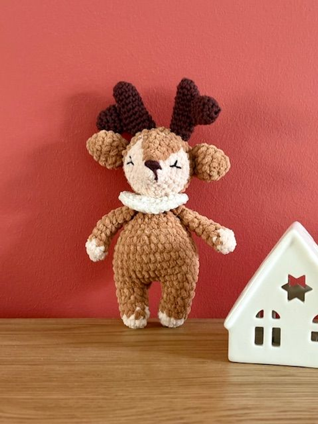 Sylvère - Peluche cerf au crochet