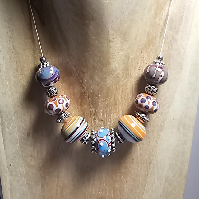 Collier en verre filé 