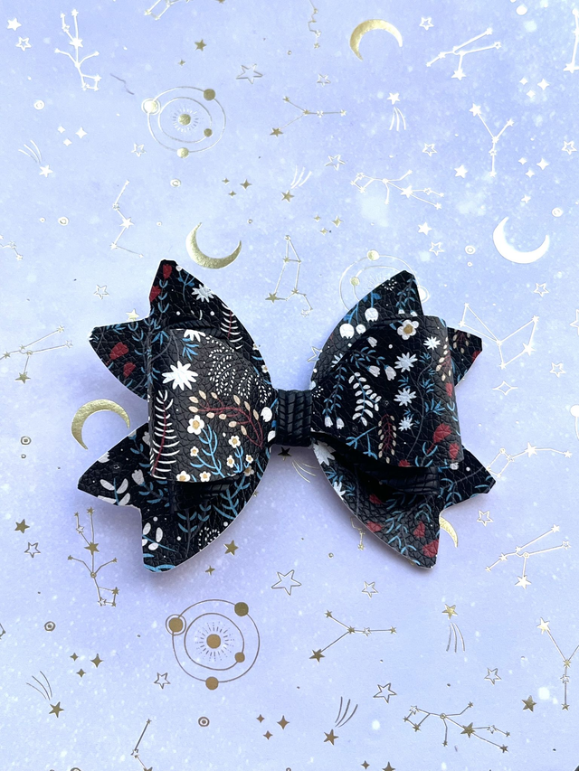 Black wild flowers hair bow