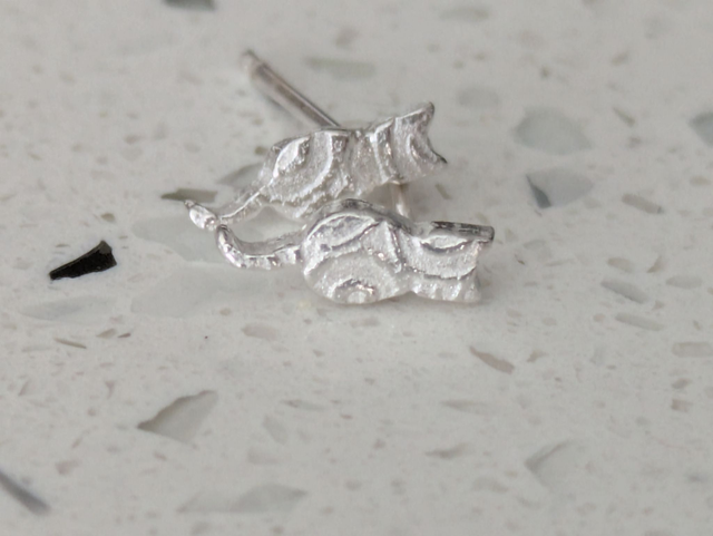 Medium Sitting Cat Earrings