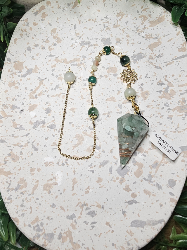 pendule de radiesthésie en pierre naturelle d&#039;Aventurine verte