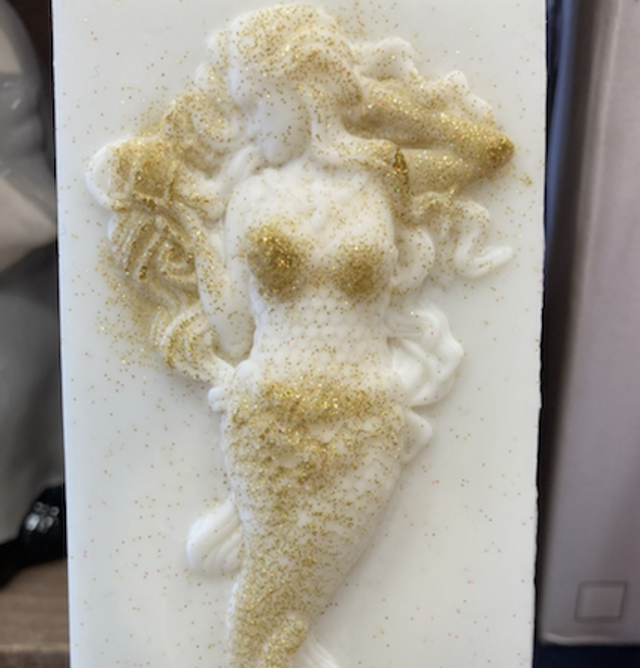 Handmade Mermaid waxmelt with gold detail 