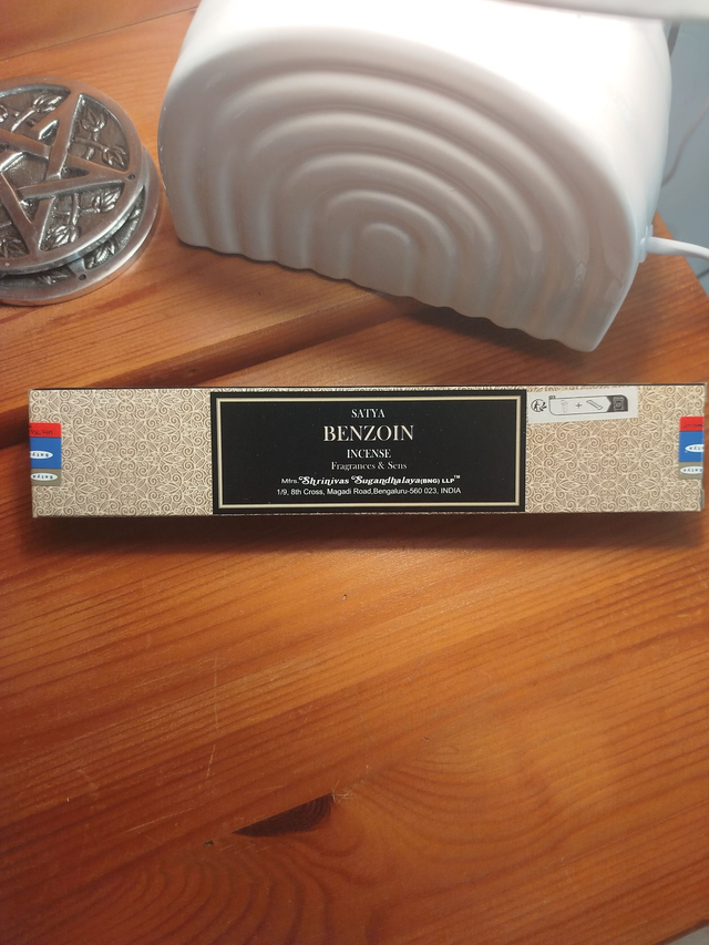 encens satya Benjoin