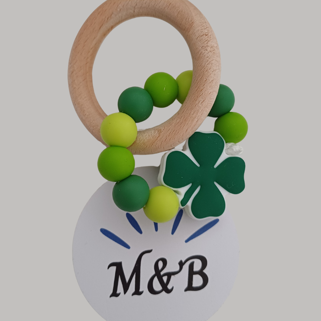 🔸 Anneau de dentition bois &amp; silicone – Trèfle vert foncé 🍀