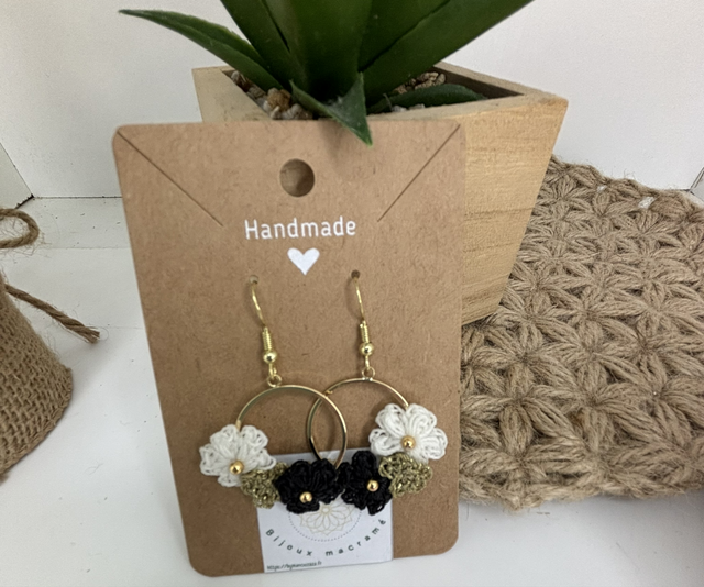 Boucles d’oreilles en macramé 