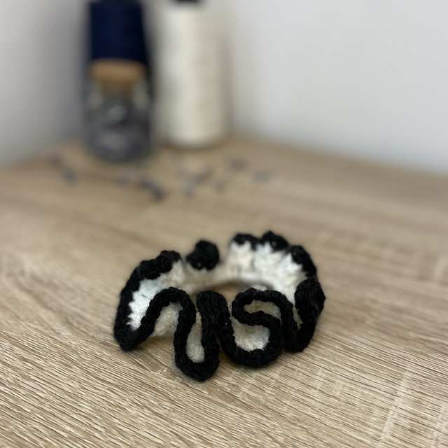 Chouchou au Crochet écru &amp; noir