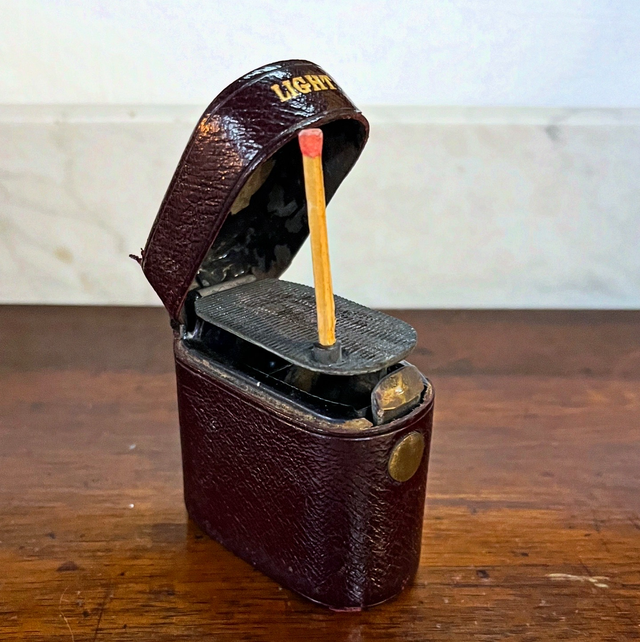 A charming early Automatic Strike Vesta Lighter, c.1920s–1930s