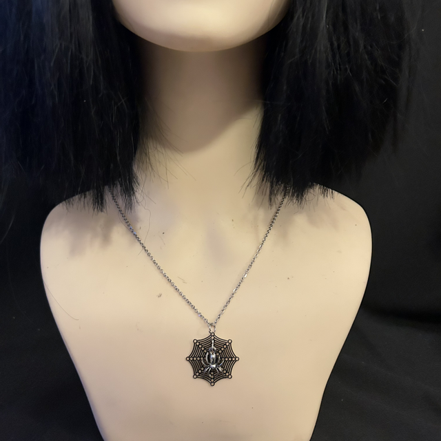 Web necklace