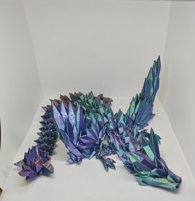 Dragon cristal avec des ailes