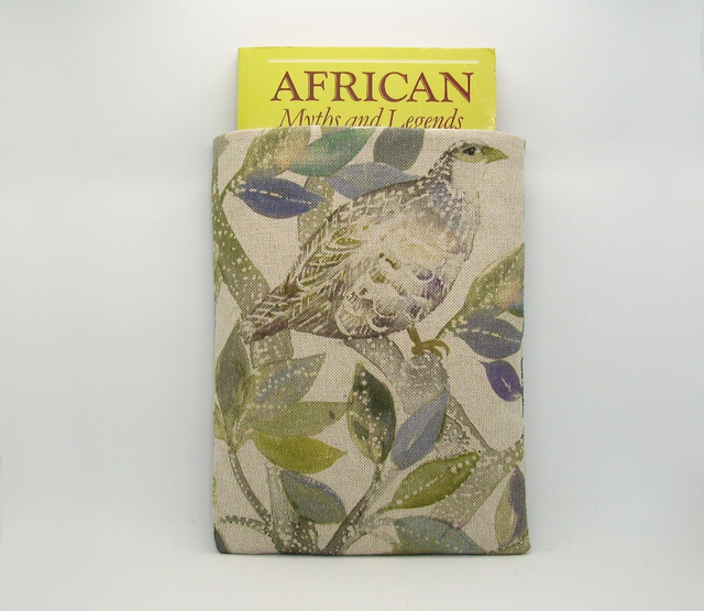 Padded Book Sleeve, Medium Sized Foam Padded Book Protector, Book Cover with Chicken, Fish and Partridge, Book Pouch Gift, Kindle Sleeve