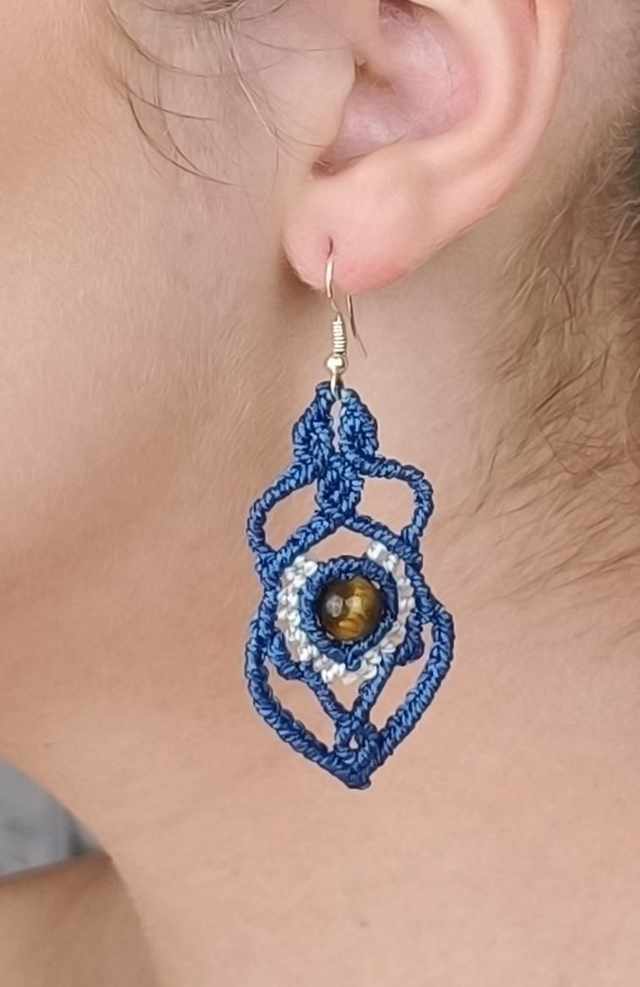 Boucles bleues et oeil de tigre