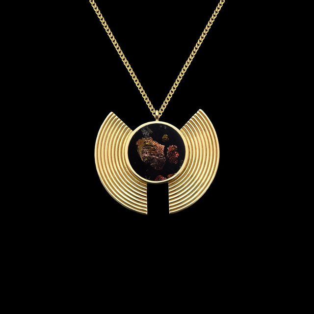 Pendentif Plastron - Sternocera | Bronze solaire 3/15