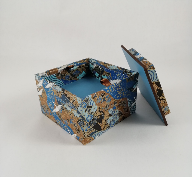 Boîte carrée à couvercle plat / Square Flat Lid, A