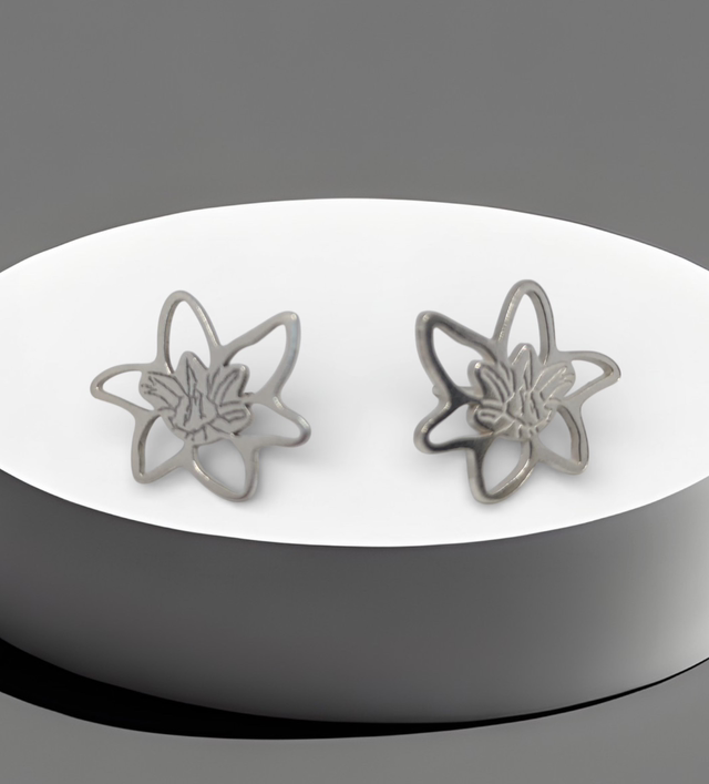 Lily 10mm sterling silver stud earrings 